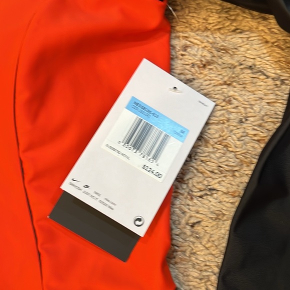 Nike Women’s Hydrolock Sculpt Solid Swimsuit - Picture 9 of 10